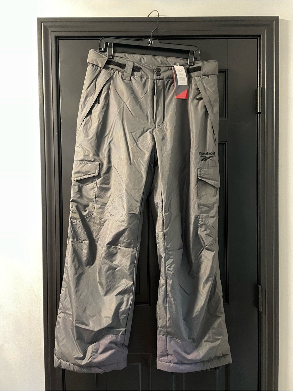 Reebok Men's Gray Cargo Snow Pants with Multiple Pockets NWT